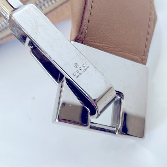 Authentic Gucci Shoulder Bag. - Picture 10 of 14